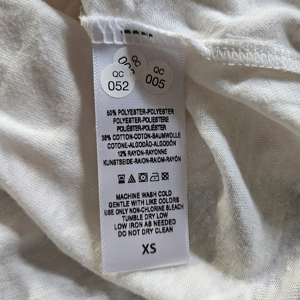 Free People Melrose Graphic Tee Long Sleeve ScoopNeck Crackle Stars XS White NWT - Picture 8 of 15
